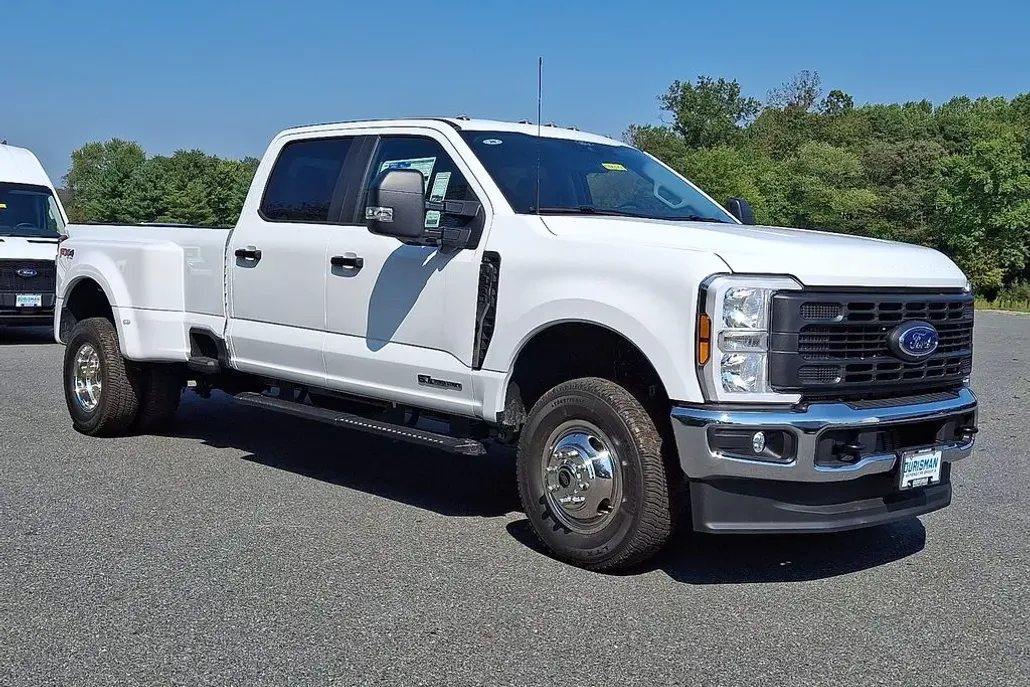 2025 Ford F-350 photo 1