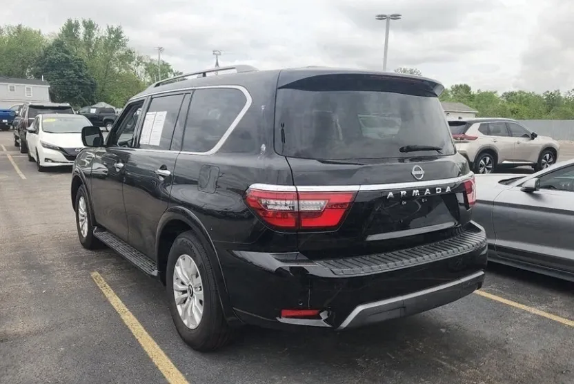 2023 Nissan Armada SV photo 1
