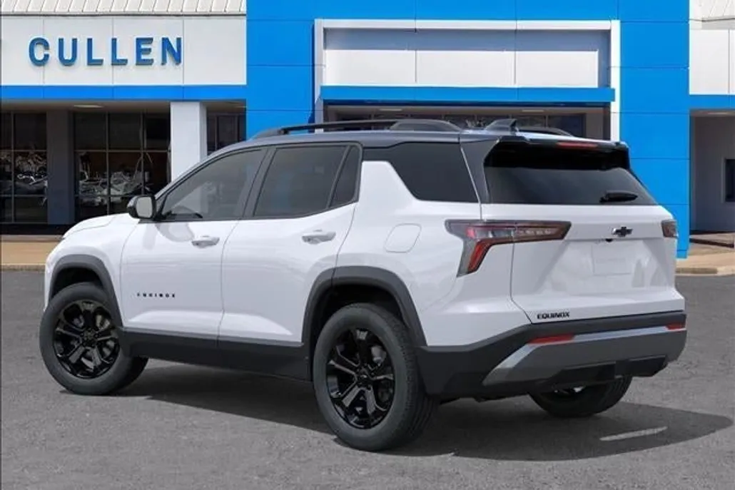 2026 Chevrolet Equinox LT photo 1