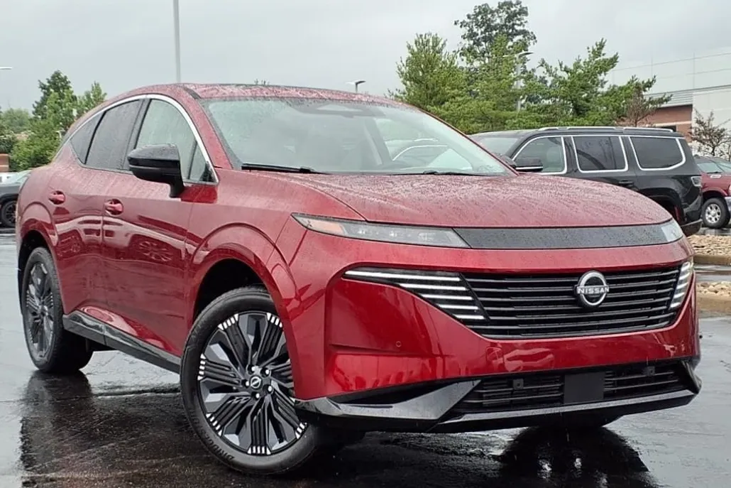 2025 Nissan Murano Platinum photo 1