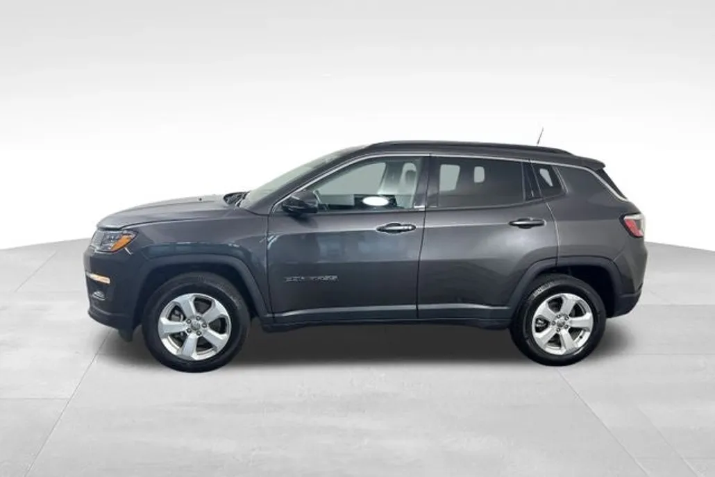 2020 Jeep Compass Latitude photo 1