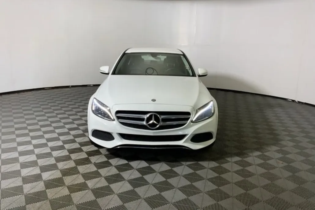 2015 Mercedes Benz C 300 Luxury photo 1