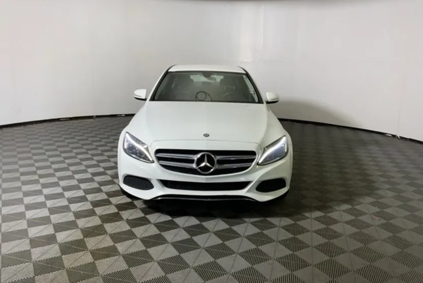 2015 Mercedes Benz C 300 Luxury photo 1
