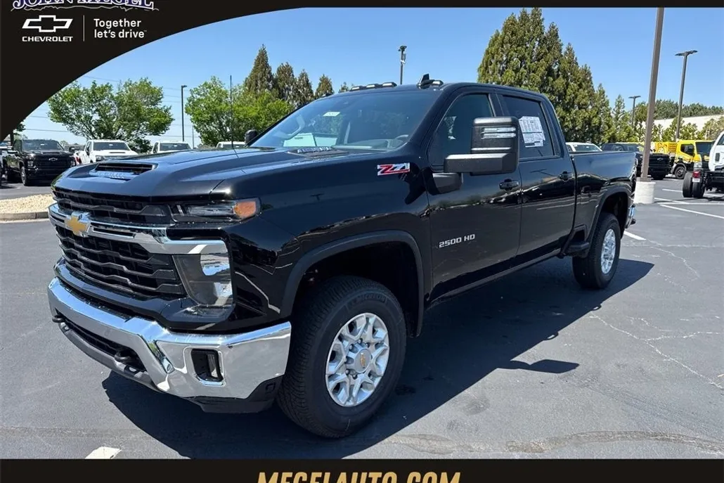 2025 Chevrolet Silverado 2500HD LT photo 1