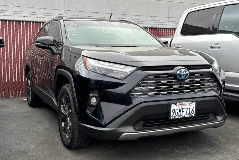 2023 Toyota RAV4 Hybrid Limited photo 1