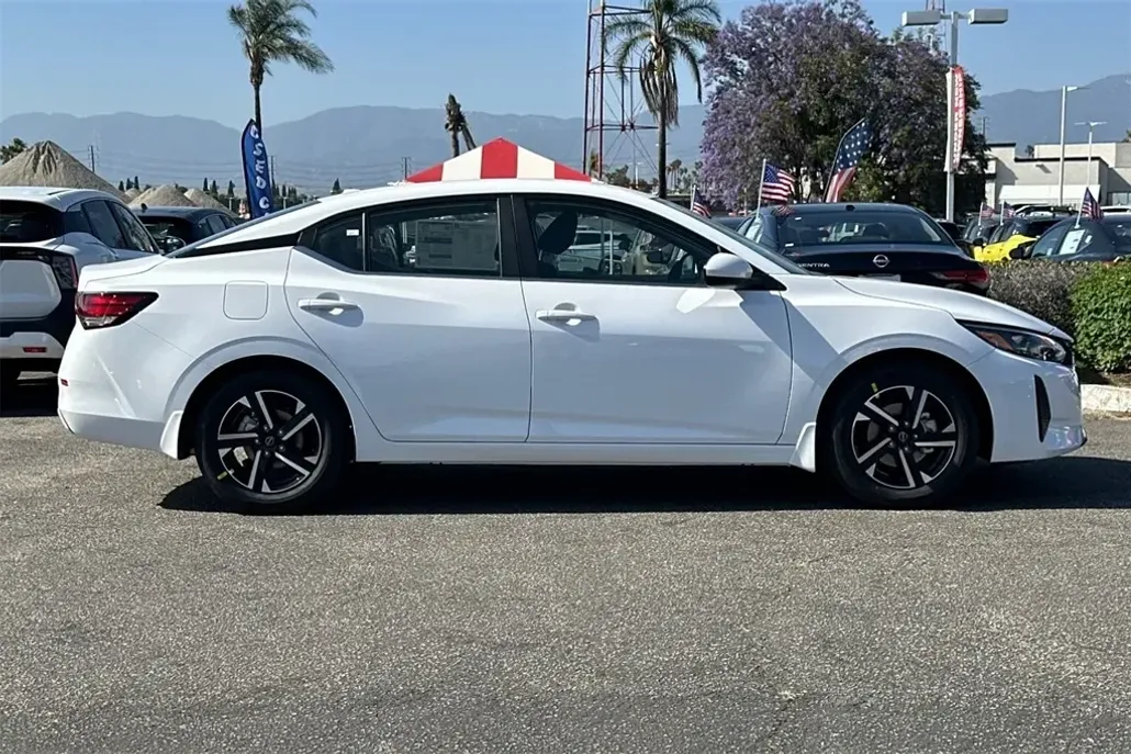 2025 Nissan Sentra SV photo 1