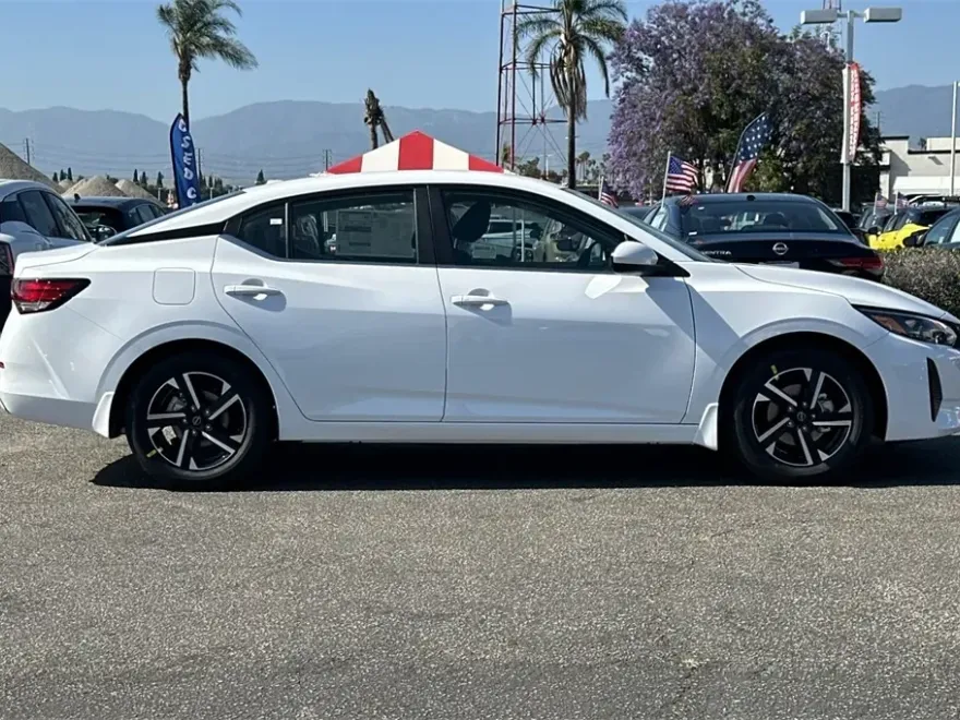 2025 Nissan Sentra SV photo 1
