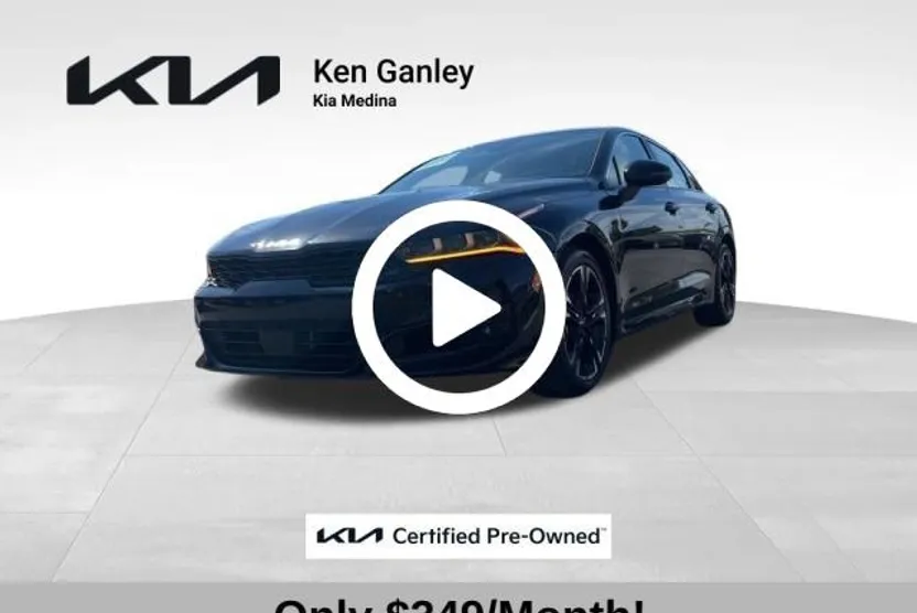 2023 Kia K5 GT-Line photo 1