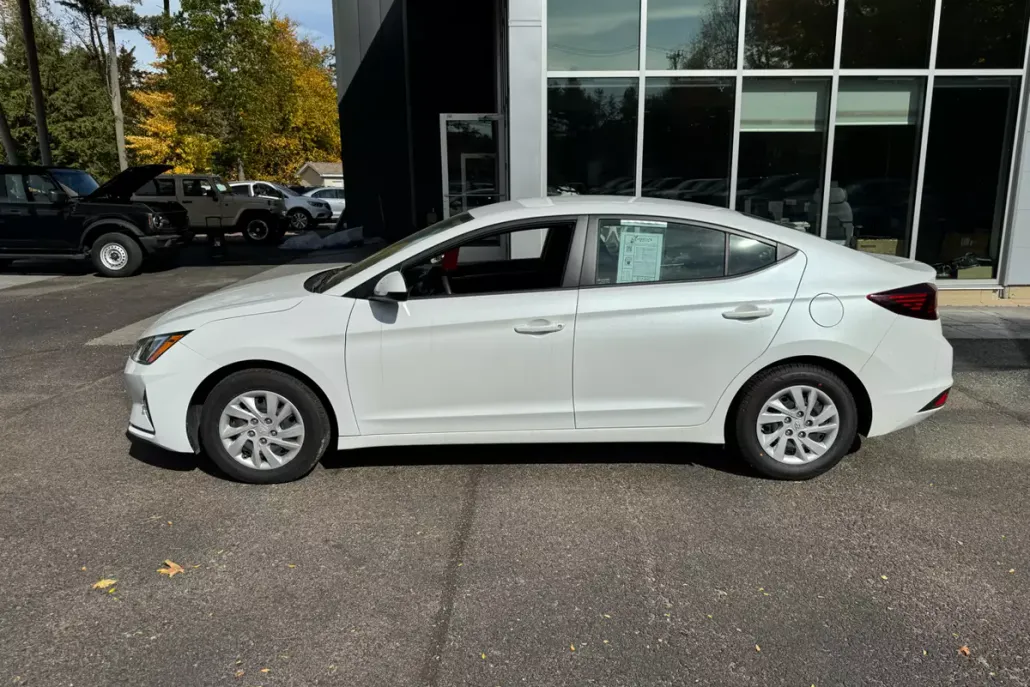 2020 Hyundai Elantra SE photo 1