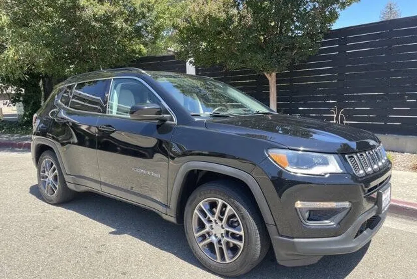 2020 Jeep Compass Latitude photo 1