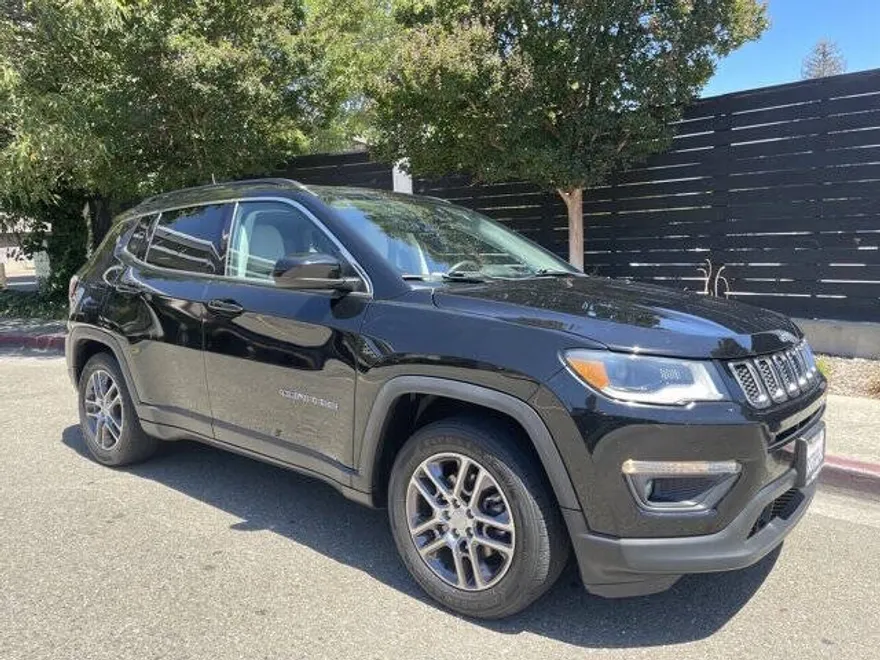 2020 Jeep Compass Latitude photo 1