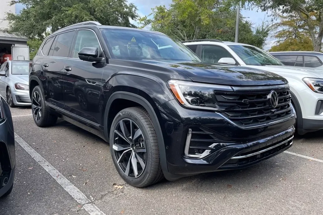 2026 Volkswagen Atlas SEL Premium R-Line photo 1