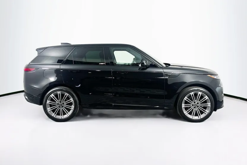 2025 Land Rover Range Rover Sport SE photo 1