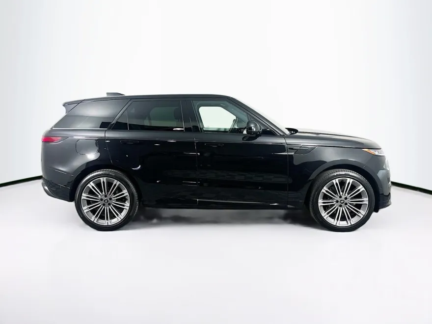2025 Land Rover Range Rover Sport SE photo 1