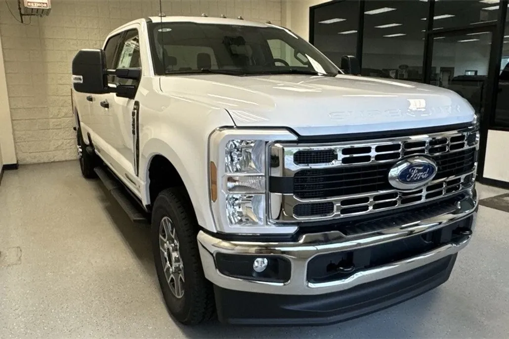 2025 Ford F-350 XLT photo 1