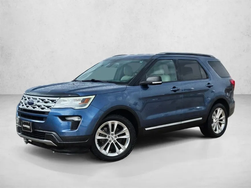 2019 Ford Explorer XLT photo 1