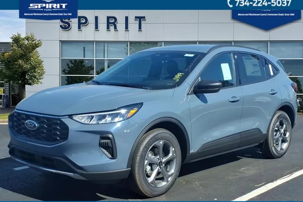 2025 Ford Escape ST-Line photo 1