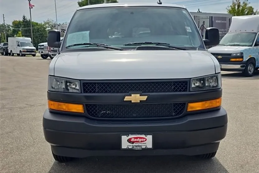 2025 Chevrolet Silverado 3500HD photo 1