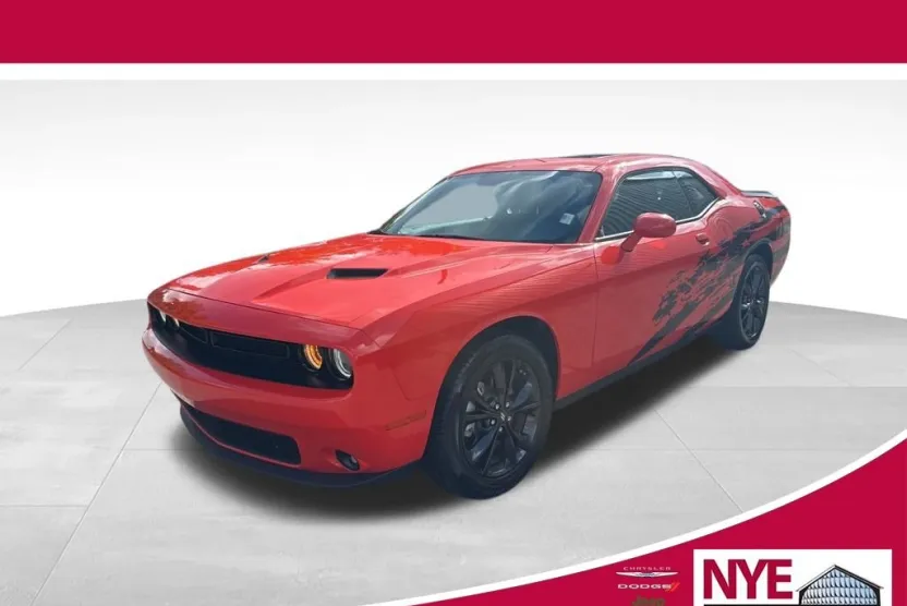 2023 Dodge Challenger SXT photo 1