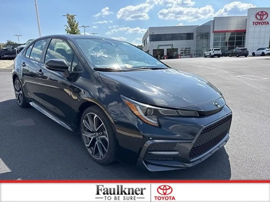 2021 Toyota Corolla SE photo 1