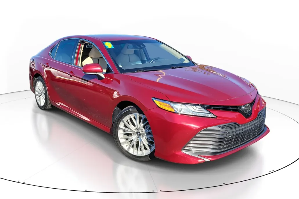 2019 Toyota Camry L photo 1