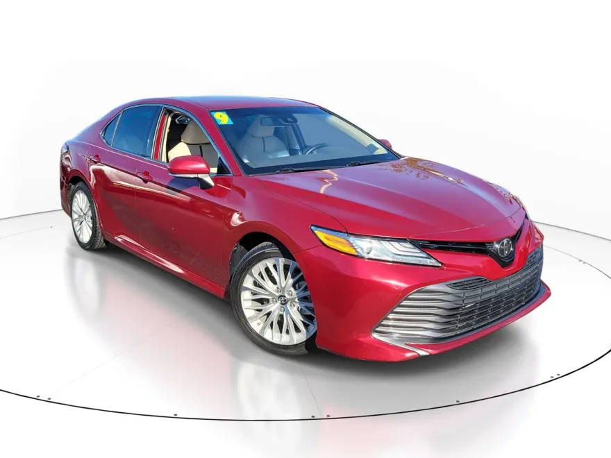 2019 Toyota Camry L photo 1