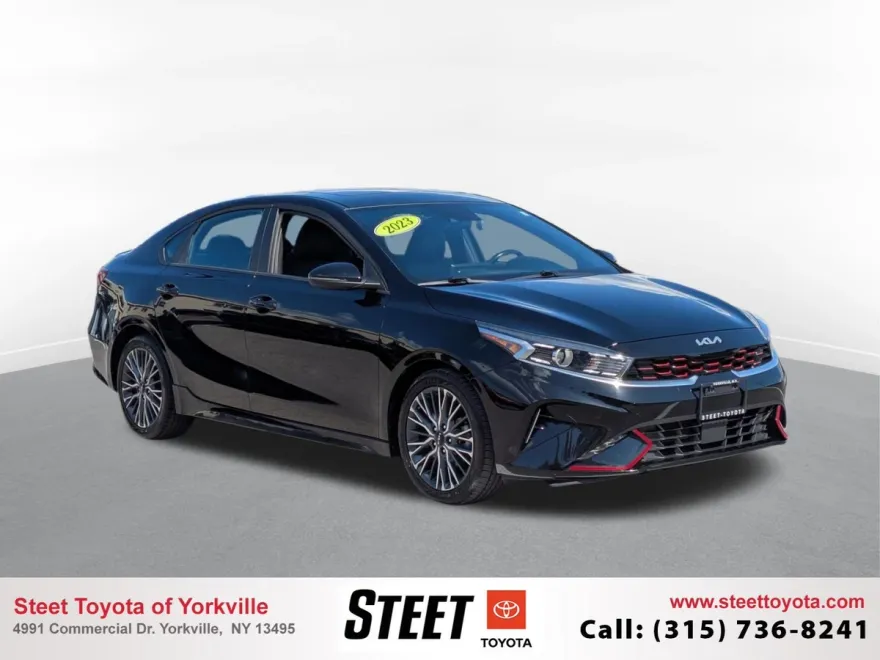 2023 Kia Forte GT-Line photo 1