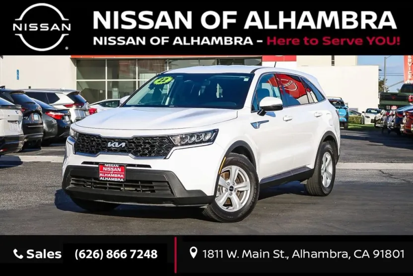 2022 Kia Sorento LX photo 1