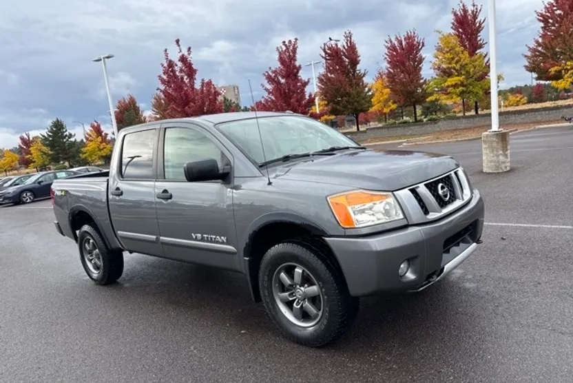2014 Nissan Titan PRO-4X photo 1