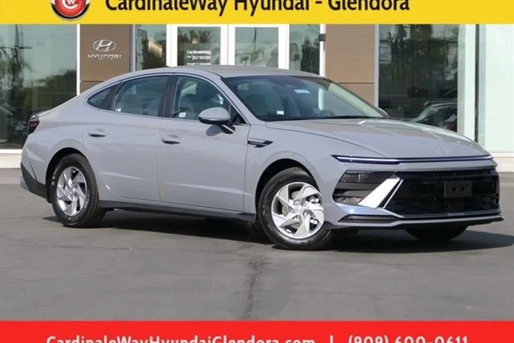 2025 Hyundai Sonata SE photo 1