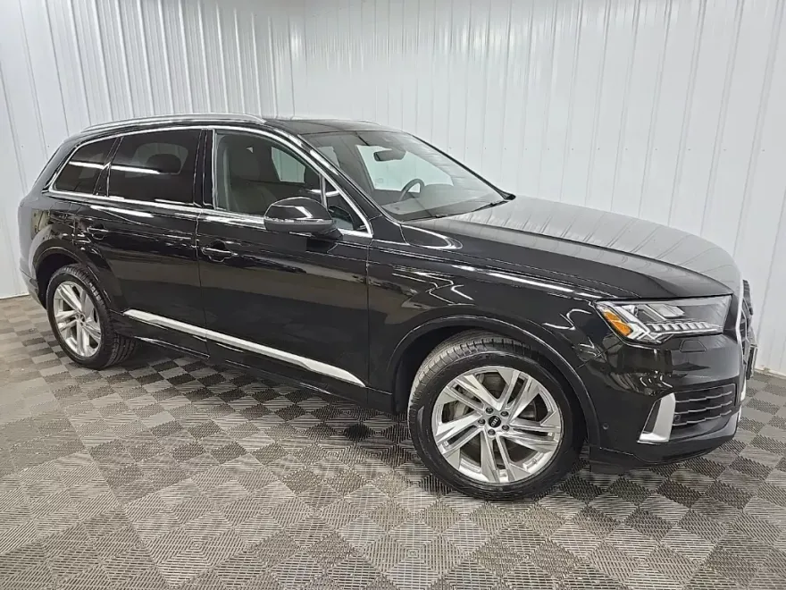 2023 Audi Q7 55 Premium Plus photo 1