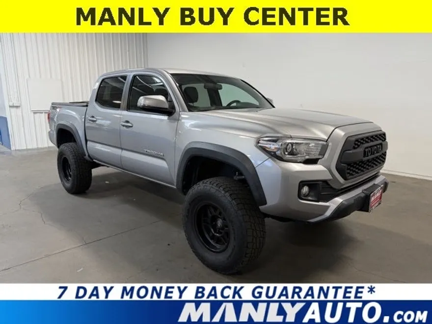 2016 Toyota Tacoma TRD Off-Road photo 1