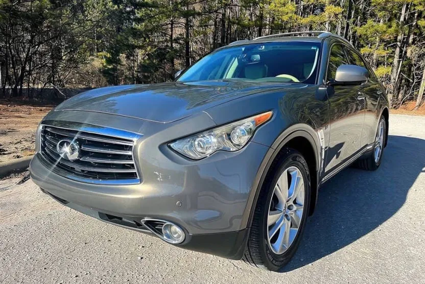 2016 Infiniti QX70 photo 1