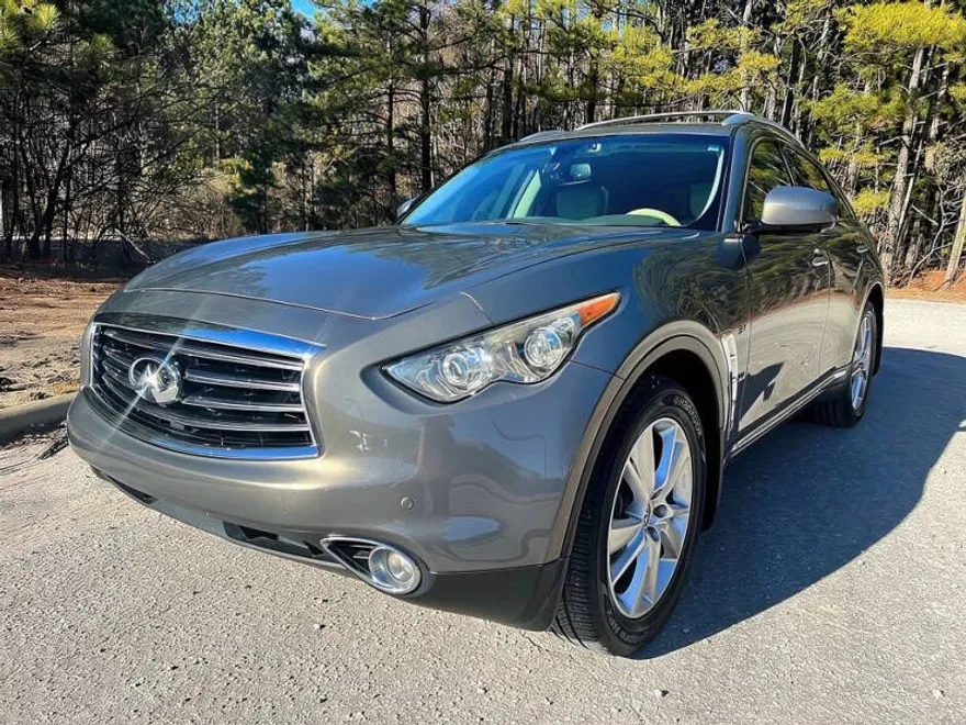 2016 Infiniti QX70 photo 1