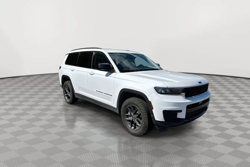 2021 Jeep Grand Cherokee Laredo photo 1