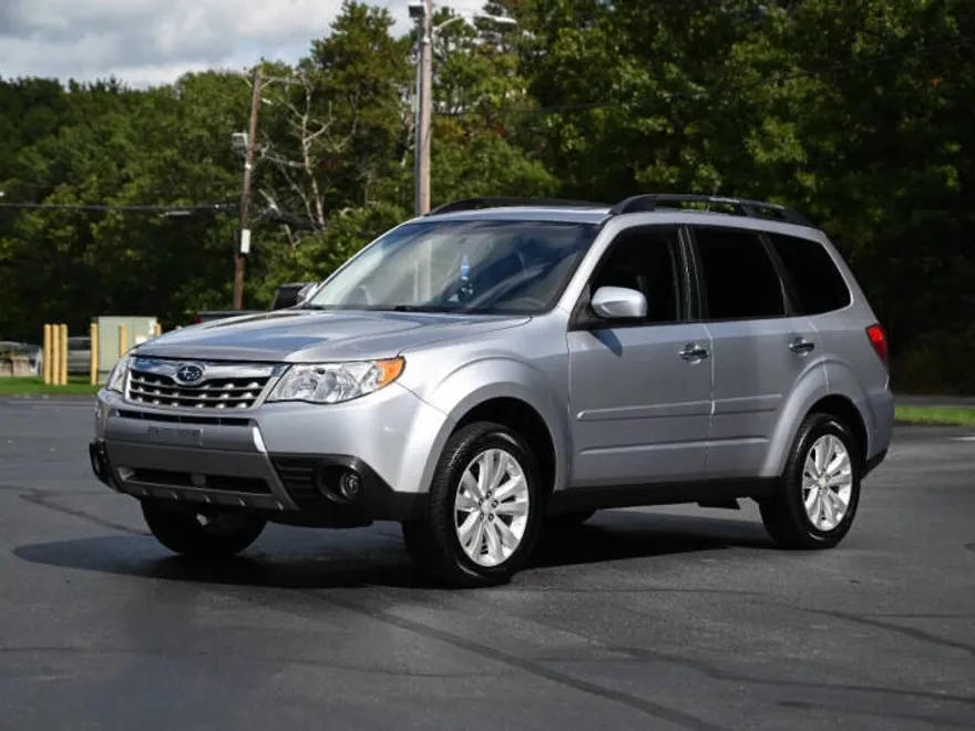2012 Subaru Forester 2.5X Limited photo 1