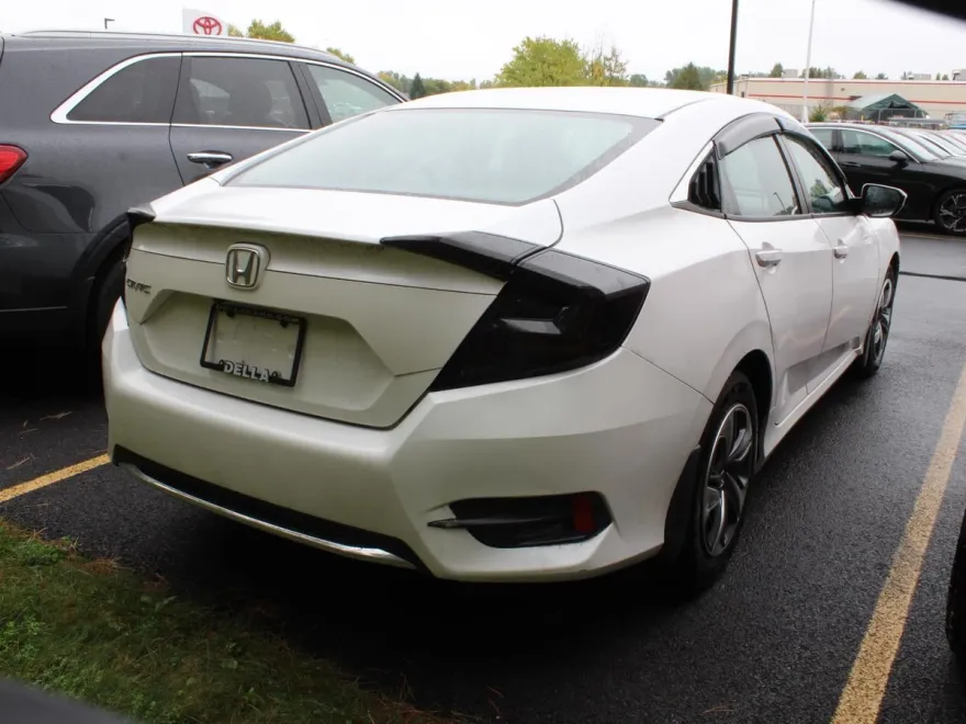2019 Honda Civic LX photo 1