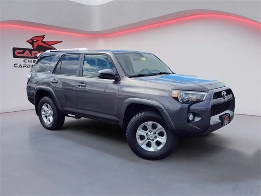 2015 Toyota 4Runner SR5 photo 1