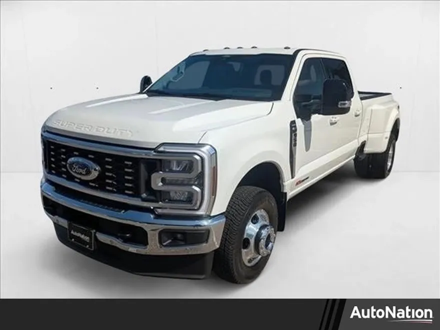 2025 Ford F-350 Lariat photo 1
