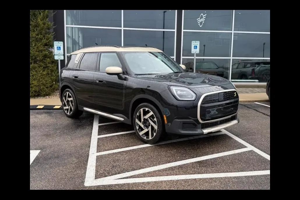 2025 Mini Countryman ALL4 SE photo 1