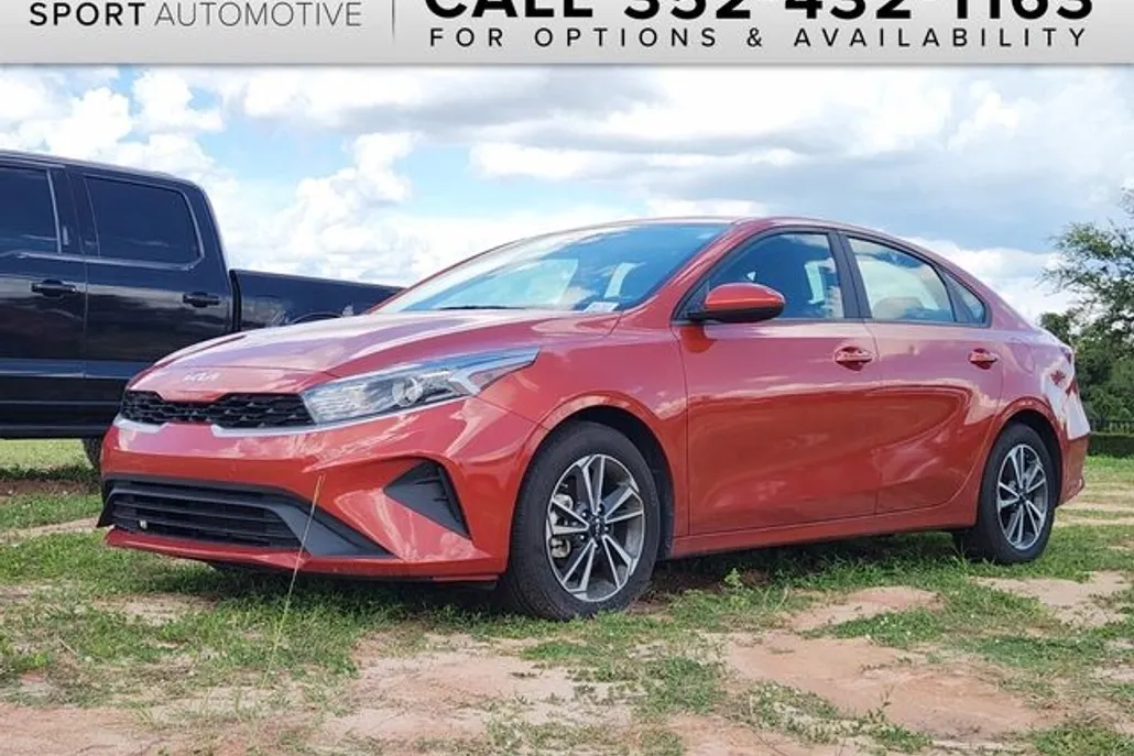 2022 Kia Forte FE LXS photo 1