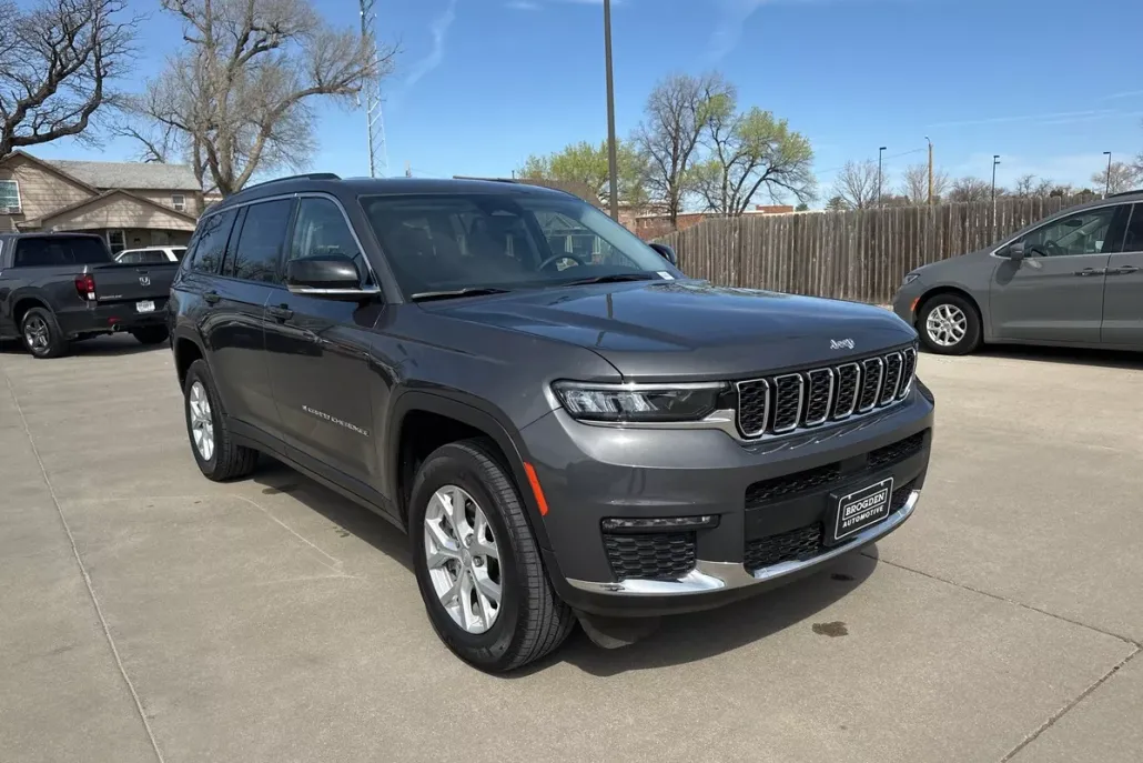 2023 Jeep Grand Cherokee Limited photo 1