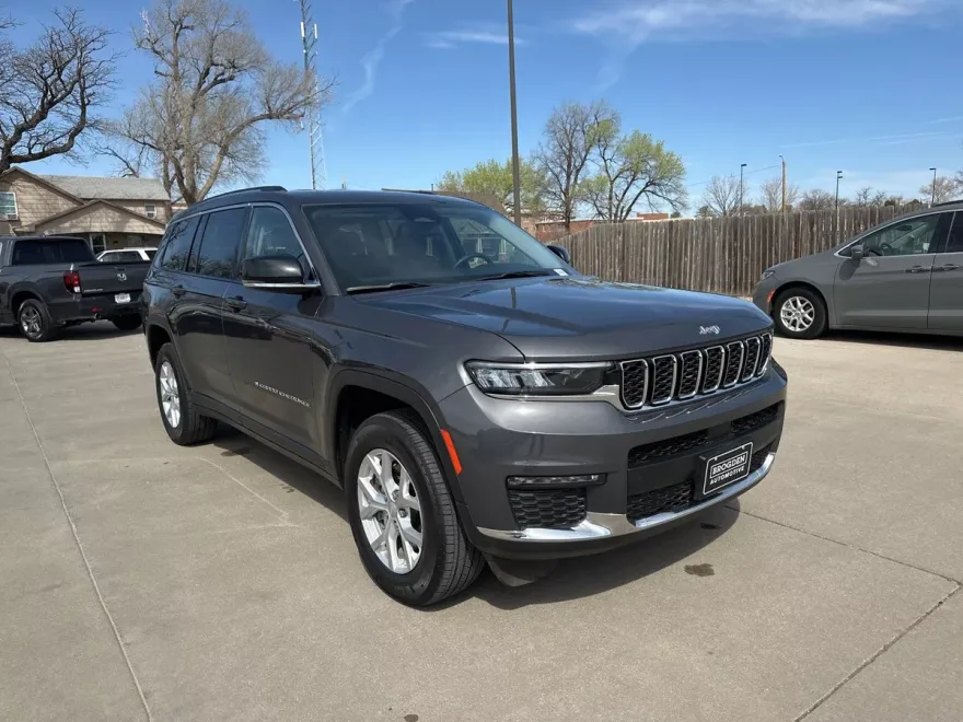 2023 Jeep Grand Cherokee Limited photo 1