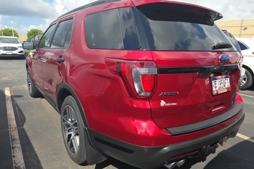 2018 Ford Explorer Sport photo 1
