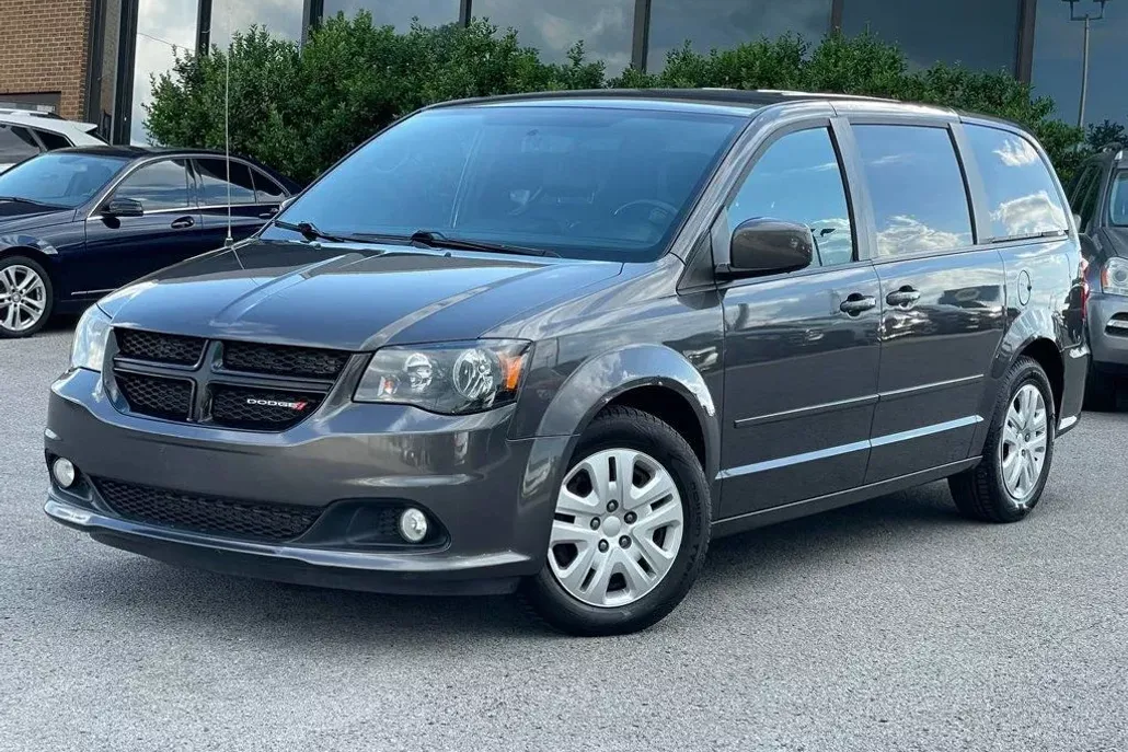2016 Dodge Grand Caravan SXT Plus photo 1