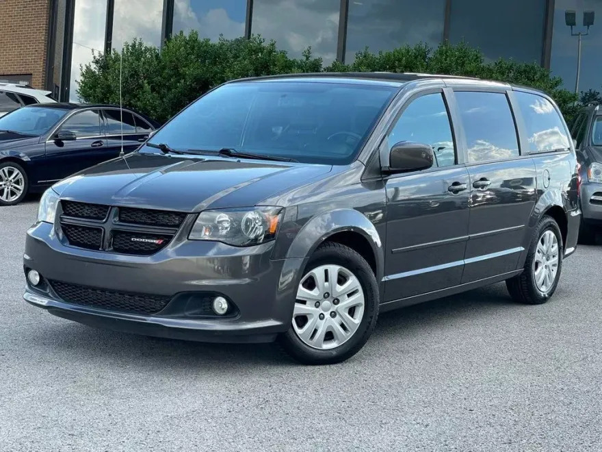 2016 Dodge Grand Caravan SXT Plus photo 1