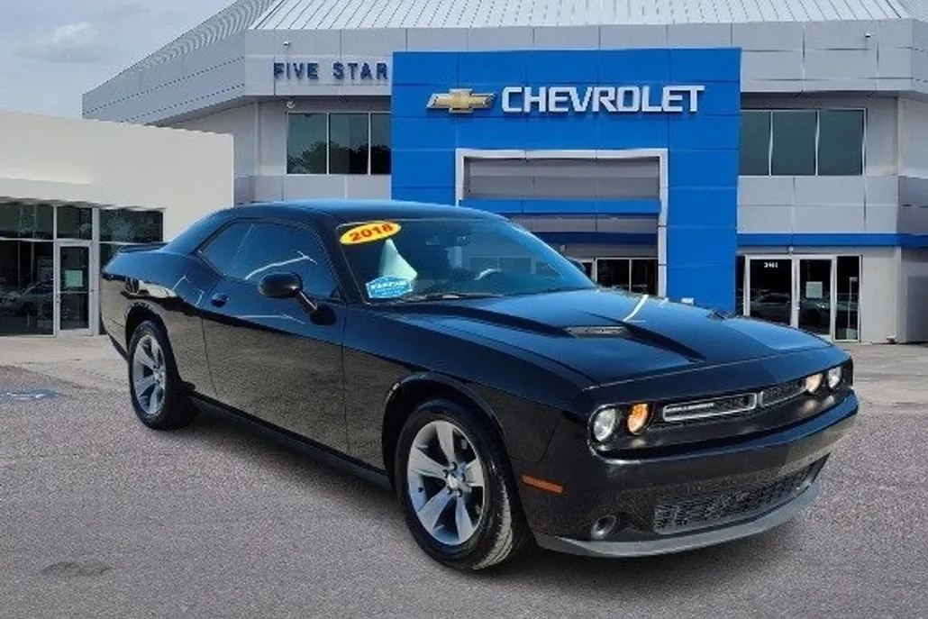 2018 Dodge Challenger SXT photo 1