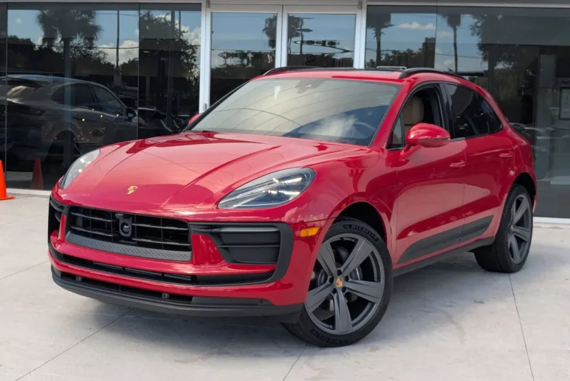 2026 Porsche Macan T photo 1