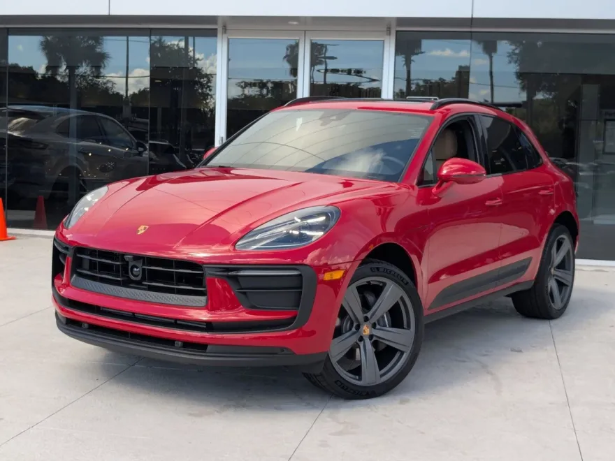 2026 Porsche Macan T photo 1
