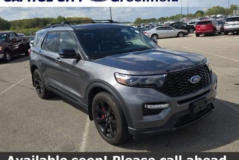 2023 Ford Explorer ST photo 1